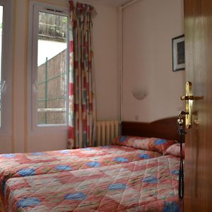Habitación Estándar con 2 Camas Individuales
